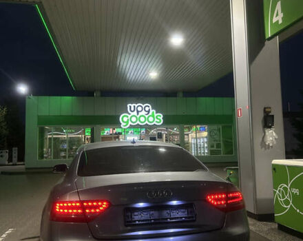 Ауди А5, объемом двигателя 2.7 л и пробегом 300 тыс. км за 9500 $, фото 6 на Automoto.ua