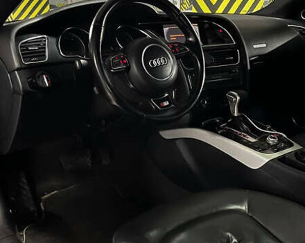 Серый Ауди А5, объемом двигателя 1.98 л и пробегом 290 тыс. км за 12000 $, фото 4 на Automoto.ua