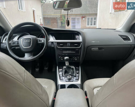 Ауді A5 2010 у Тернополі на Automoto.ua Сірий Ауді A5, об'ємом двигуна 2 л та пробігом 222 тис. км за 10000 $, фото 5 на Automoto.ua