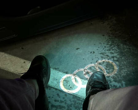 Серый Ауди А5, объемом двигателя 2 л и пробегом 280 тыс. км за 15000 $, фото 4 на Automoto.ua