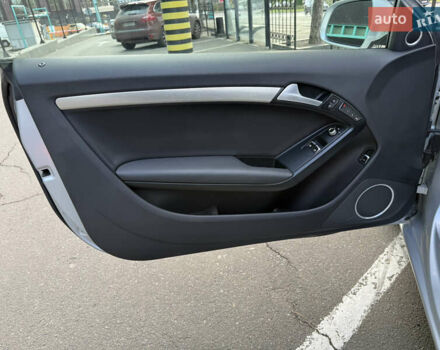 Серый Ауди А5, объемом двигателя 1.98 л и пробегом 163 тыс. км за 12900 $, фото 10 на Automoto.ua