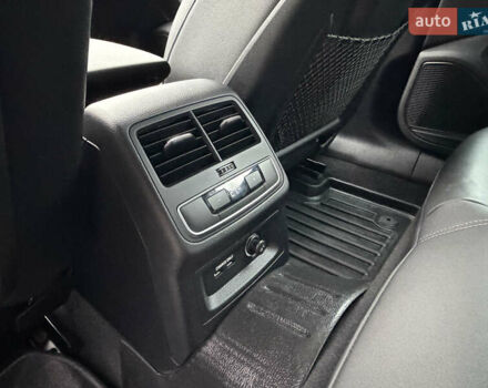 Сірий Ауді A5, об'ємом двигуна 1.97 л та пробігом 56 тис. км за 32000 $, фото 17 на Automoto.ua