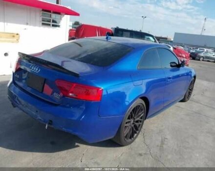 Синий Ауди А5, объемом двигателя 2 л и пробегом 82 тыс. км за 3200 $, фото 3 на Automoto.ua