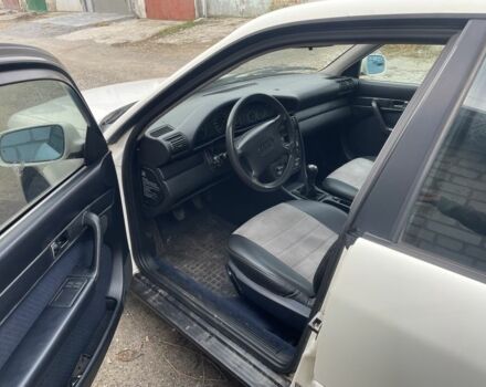 Белый Ауди А6, объемом двигателя 2 л и пробегом 300 тыс. км за 2600 $, фото 5 на Automoto.ua