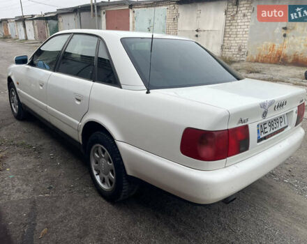 Белый Ауди А6, объемом двигателя 2 л и пробегом 300 тыс. км за 2300 $, фото 4 на Automoto.ua