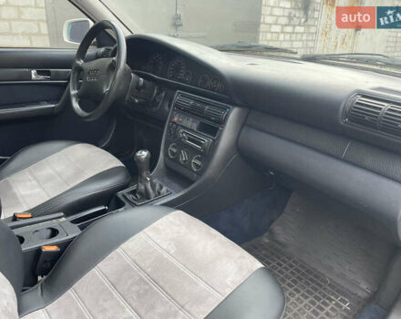 Белый Ауди А6, объемом двигателя 2 л и пробегом 300 тыс. км за 2300 $, фото 8 на Automoto.ua