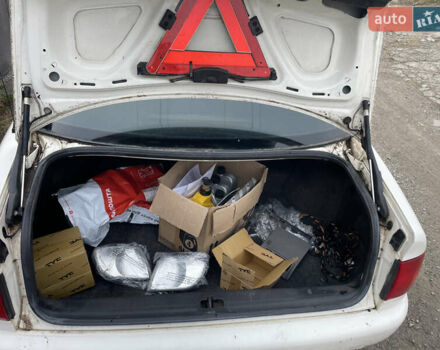 Белый Ауди А6, объемом двигателя 2 л и пробегом 300 тыс. км за 2300 $, фото 5 на Automoto.ua