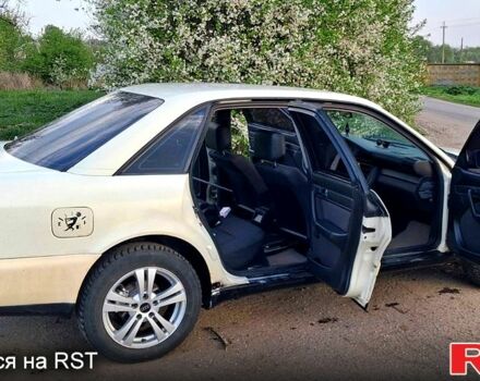 Белый Ауди А6, объемом двигателя 2 л и пробегом 303 тыс. км за 2499 $, фото 6 на Automoto.ua