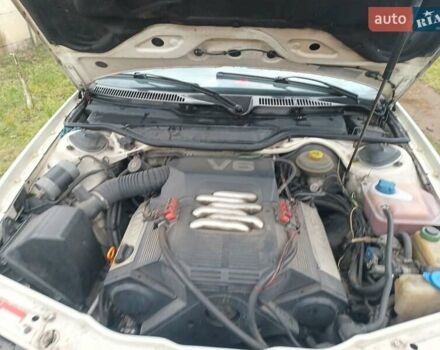 Белый Ауди А6, объемом двигателя 2.6 л и пробегом 452 тыс. км за 2700 $, фото 17 на Automoto.ua