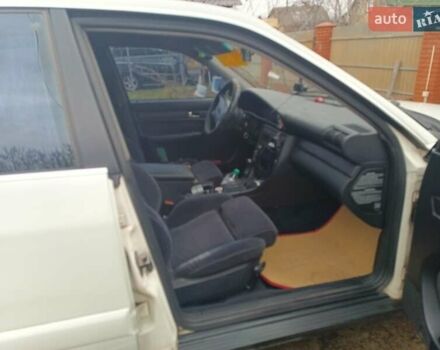 Белый Ауди А6, объемом двигателя 2.6 л и пробегом 452 тыс. км за 2700 $, фото 5 на Automoto.ua