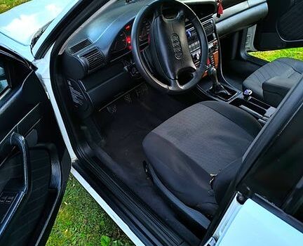 Білий Ауді А6, об'ємом двигуна 2 л та пробігом 0 тис. км за 3500 $, фото 3 на Automoto.ua