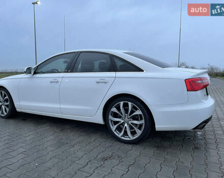 Белый Ауди А6, объемом двигателя 1.98 л и пробегом 207 тыс. км за 15500 $, фото 5 на Automoto.ua