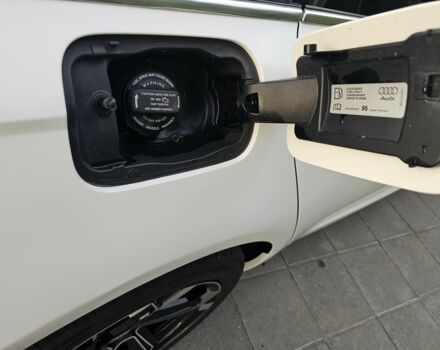 Белый Ауди А6, объемом двигателя 2 л и пробегом 201 тыс. км за 17500 $, фото 4 на Automoto.ua