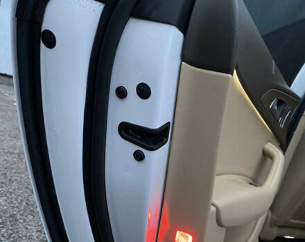 Білий Ауді А6, об'ємом двигуна 2 л та пробігом 235 тис. км за 13500 $, фото 44 на Automoto.ua