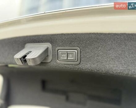Белый Ауди А6, объемом двигателя 3 л и пробегом 243 тыс. км за 17600 $, фото 4 на Automoto.ua