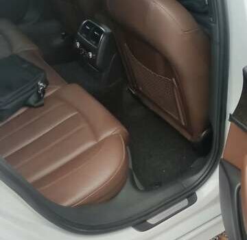 Белый Ауди А6, объемом двигателя 1.97 л и пробегом 118 тыс. км за 30000 $, фото 7 на Automoto.ua