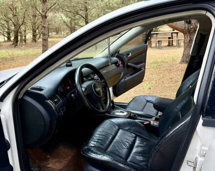 Белый Ауди А6, объемом двигателя 2.5 л и пробегом 255 тыс. км за 4700 $, фото 12 на Automoto.ua