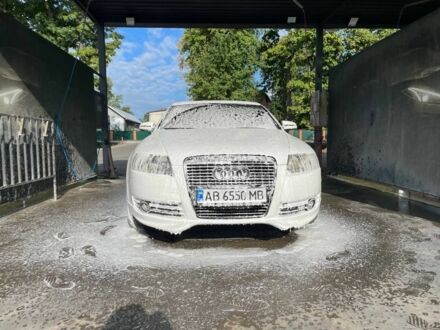 Белый Ауди А6, объемом двигателя 3.2 л и пробегом 325 тыс. км за 5320 $, фото 1 на Automoto.ua