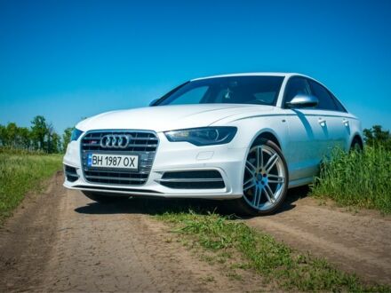 Белый Ауди А6, объемом двигателя 2.8 л и пробегом 220 тыс. км за 13500 $, фото 1 на Automoto.ua