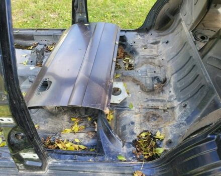 Черный Ауди А6, объемом двигателя 2.8 л и пробегом 380 тыс. км за 300 $, фото 7 на Automoto.ua