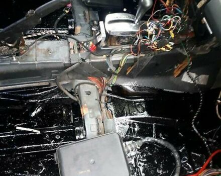 Черный Ауди А6, объемом двигателя 1.9 л и пробегом 400 тыс. км за 5000 $, фото 5 на Automoto.ua