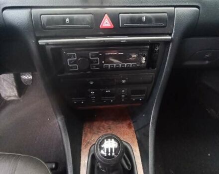 Черный Ауди А6, объемом двигателя 1.8 л и пробегом 300 тыс. км за 4800 $, фото 7 на Automoto.ua