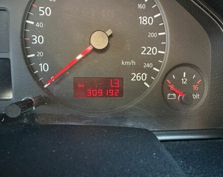 Черный Ауди А6, объемом двигателя 1.8 л и пробегом 309 тыс. км за 2926 $, фото 7 на Automoto.ua