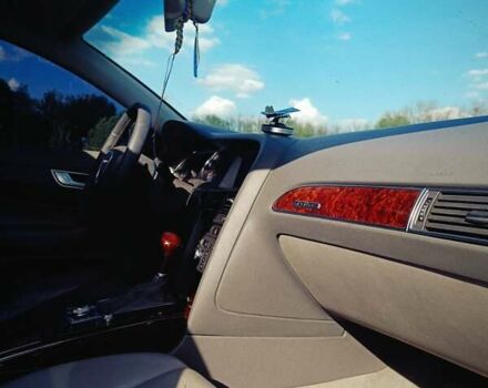 Черный Ауди А6, объемом двигателя 3.2 л и пробегом 287 тыс. км за 8000 $, фото 7 на Automoto.ua