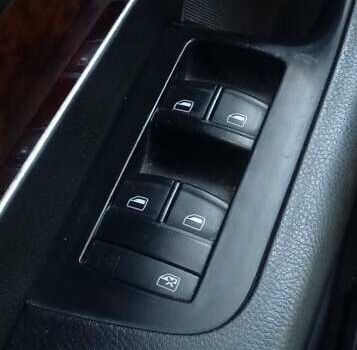 Черный Ауди А6, объемом двигателя 2.4 л и пробегом 260 тыс. км за 7600 $, фото 5 на Automoto.ua