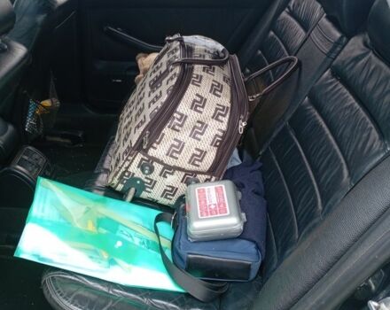 Черный Ауди А6, объемом двигателя 2.5 л и пробегом 340 тыс. км за 3700 $, фото 4 на Automoto.ua