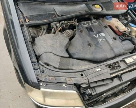 Черный Ауди А6, объемом двигателя 2.5 л и пробегом 350 тыс. км за 3200 $, фото 6 на Automoto.ua