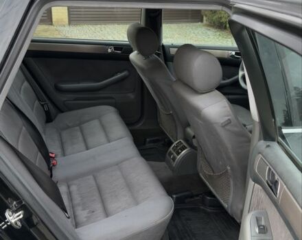 Черный Ауди А6, объемом двигателя 1.8 л и пробегом 300 тыс. км за 1750 $, фото 9 на Automoto.ua