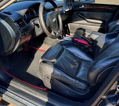 Черный Ауди А6, объемом двигателя 2.5 л и пробегом 400 тыс. км за 6000 $, фото 1 на Automoto.ua