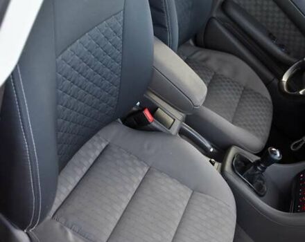 Черный Ауди А6, объемом двигателя 2.5 л и пробегом 290 тыс. км за 4800 $, фото 32 на Automoto.ua