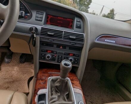 Черный Ауди А6, объемом двигателя 0 л и пробегом 300 тыс. км за 6450 $, фото 5 на Automoto.ua