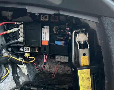 Черный Ауди А6, объемом двигателя 3 л и пробегом 325 тыс. км за 11000 $, фото 10 на Automoto.ua