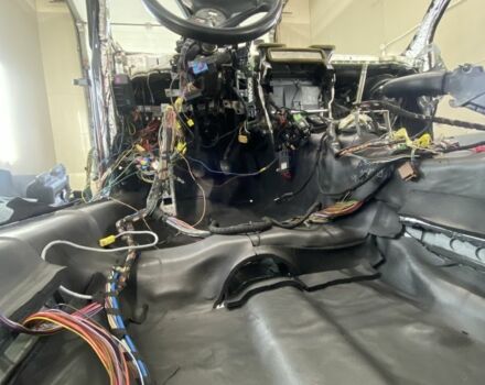 Черный Ауди А6, объемом двигателя 1.8 л и пробегом 497 тыс. км за 5000 $, фото 1 на Automoto.ua