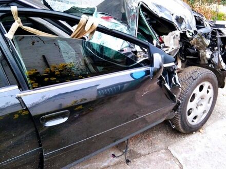 Ауді А6 2001 у Кропивницькому (Кіровограді) на Automoto.ua Чорний Ауді А6, об'ємом двигуна 24 л та пробігом 245 тис. км за 3000 $, фото 1 на Automoto.ua
