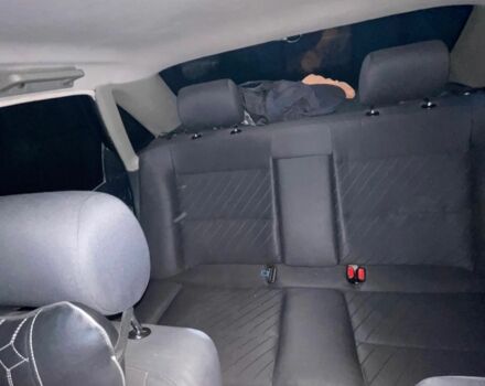 Фиолетовый Ауди А6, объемом двигателя 2.5 л и пробегом 396 тыс. км за 2800 $, фото 7 на Automoto.ua