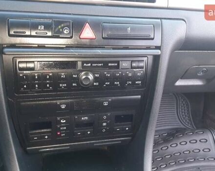 Фиолетовый Ауди А6, объемом двигателя 2.4 л и пробегом 280 тыс. км за 5300 $, фото 6 на Automoto.ua