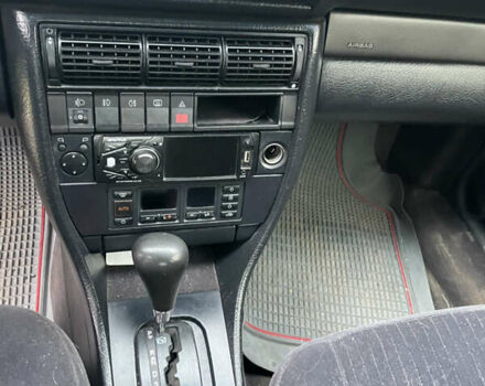 Красный Ауди А6, объемом двигателя 2.6 л и пробегом 374 тыс. км за 2700 $, фото 11 на Automoto.ua