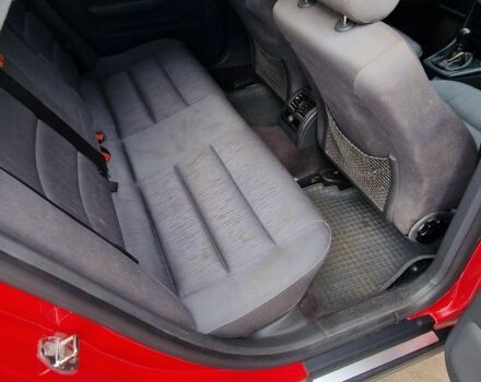 Красный Ауди А6, объемом двигателя 1.8 л и пробегом 361 тыс. км за 3900 $, фото 11 на Automoto.ua