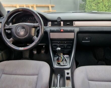 Красный Ауди А6, объемом двигателя 1.8 л и пробегом 361 тыс. км за 3900 $, фото 13 на Automoto.ua