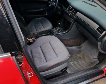 Красный Ауди А6, объемом двигателя 1.8 л и пробегом 361 тыс. км за 3900 $, фото 12 на Automoto.ua