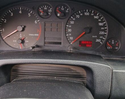 Красный Ауди А6, объемом двигателя 1.8 л и пробегом 361 тыс. км за 3900 $, фото 14 на Automoto.ua