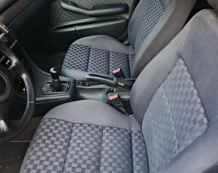 Красный Ауди А6, объемом двигателя 1.78 л и пробегом 425 тыс. км за 3700 $, фото 11 на Automoto.ua