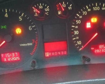 Красный Ауди А6, объемом двигателя 1.8 л и пробегом 282 тыс. км за 3300 $, фото 16 на Automoto.ua