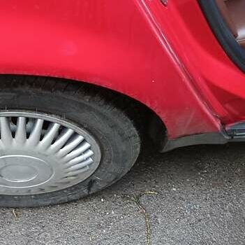 Красный Ауди А6, объемом двигателя 1.8 л и пробегом 282 тыс. км за 3300 $, фото 7 на Automoto.ua