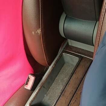 Красный Ауди А6, объемом двигателя 1.8 л и пробегом 282 тыс. км за 3300 $, фото 23 на Automoto.ua