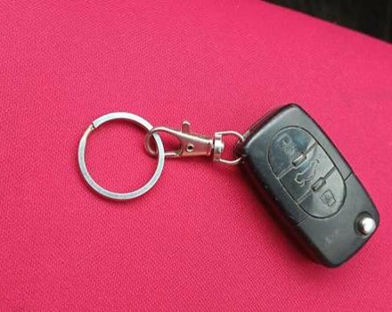 Красный Ауди А6, объемом двигателя 1.8 л и пробегом 282 тыс. км за 3300 $, фото 69 на Automoto.ua